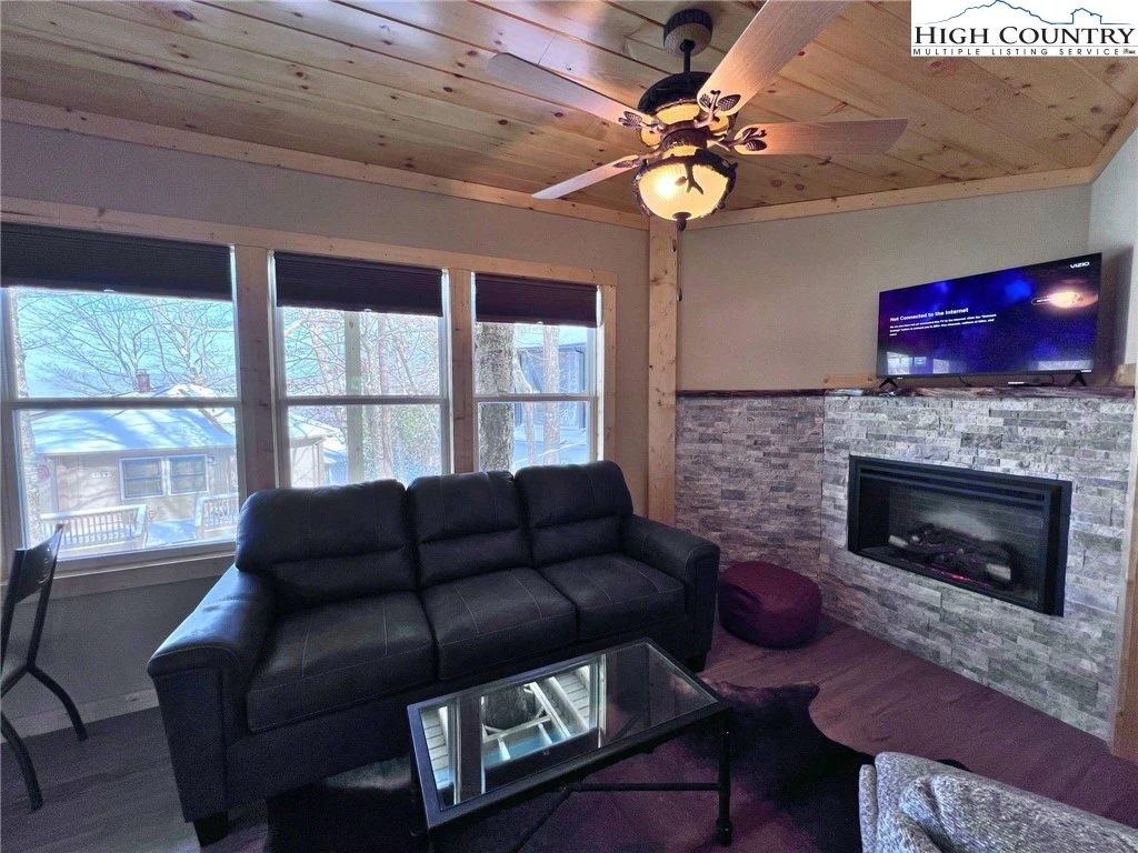 Image number 6 for the current listing