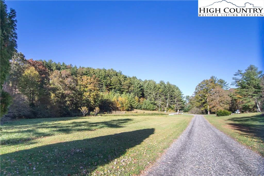 Image number 17 for the current listing