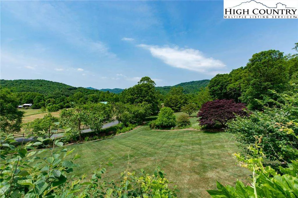 Image number 1 for the current listing