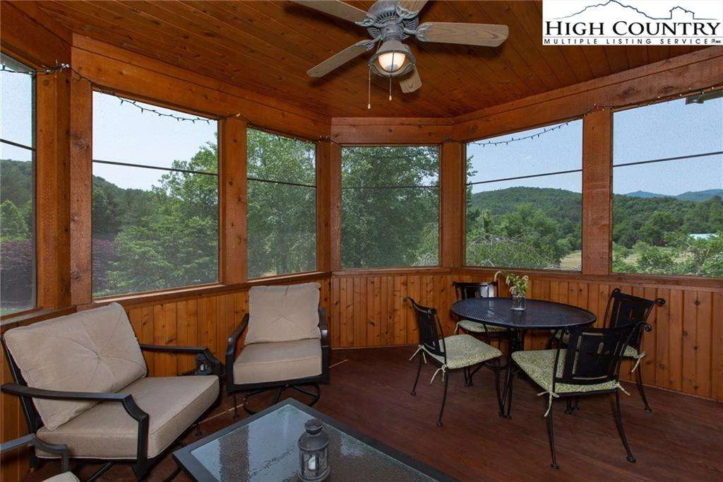 Image number 14 for the current listing