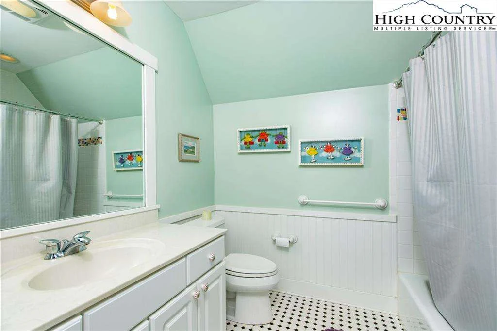 Image number 10 for the current listing