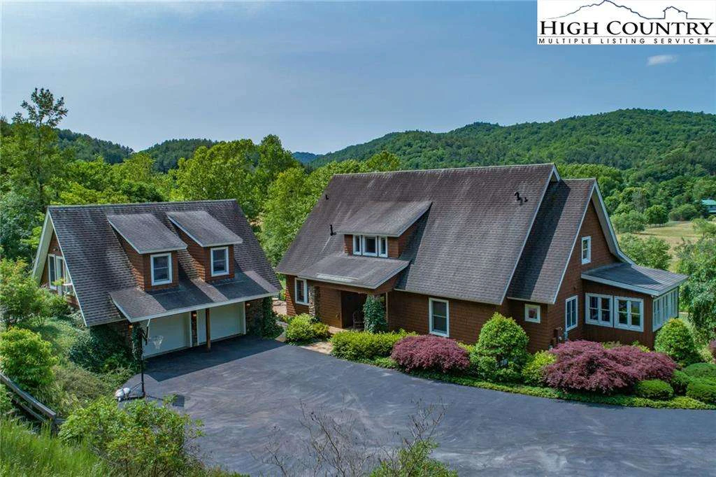 Image number 33 for the current listing