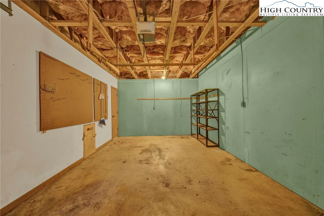 Image number 5 for the current listing