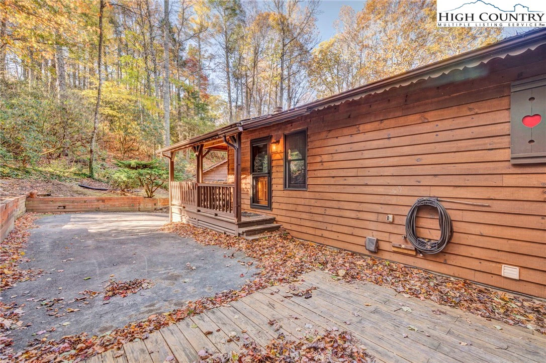 Image number 9 for the current listing