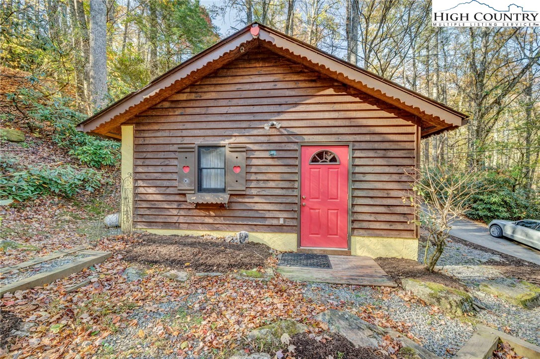 Image number 11 for the current listing