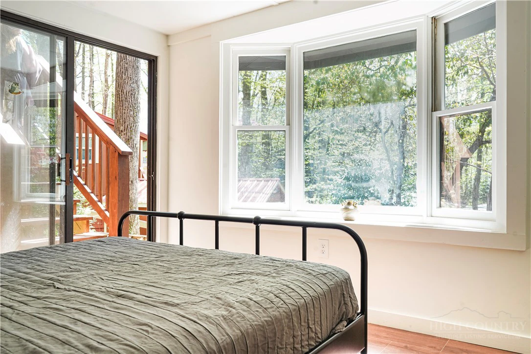 Image number 6 for the current listing