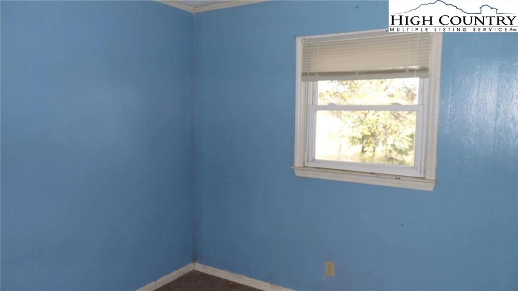 Image number 11 for the current listing