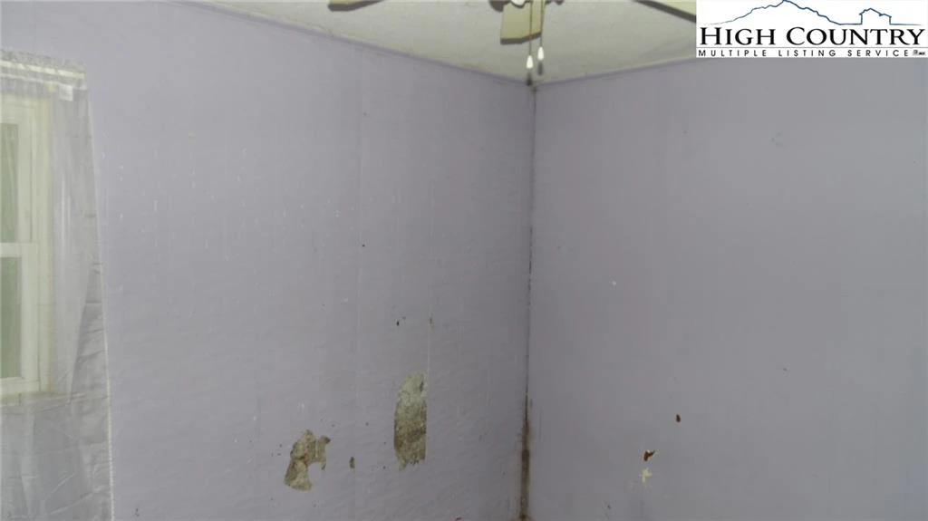 Image number 13 for the current listing