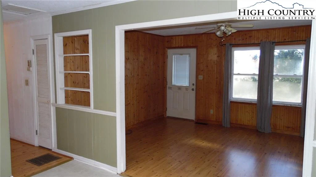 Image number 5 for the current listing
