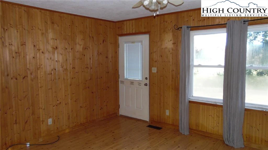 Image number 6 for the current listing