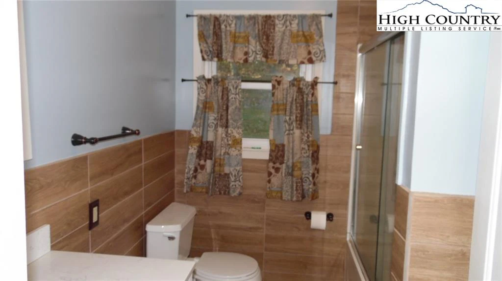 Image number 10 for the current listing