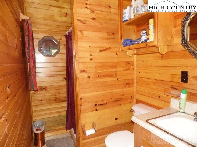 Image number 8 for the current listing