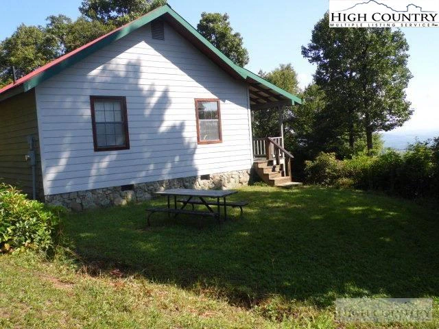 Image number 15 for the current listing