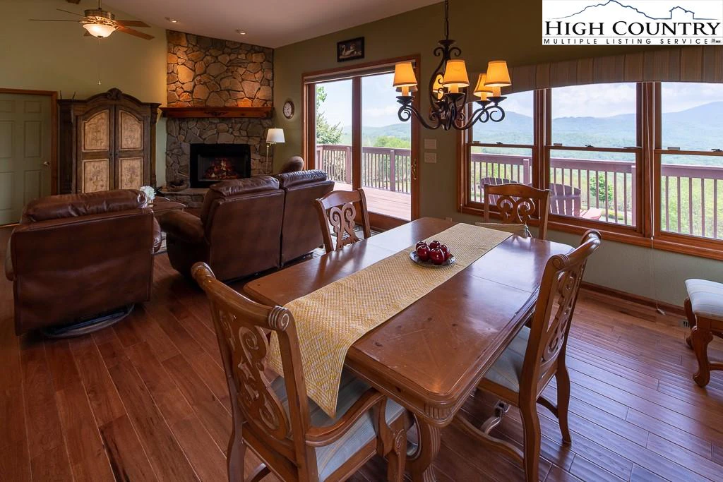 Image number 9 for the current listing
