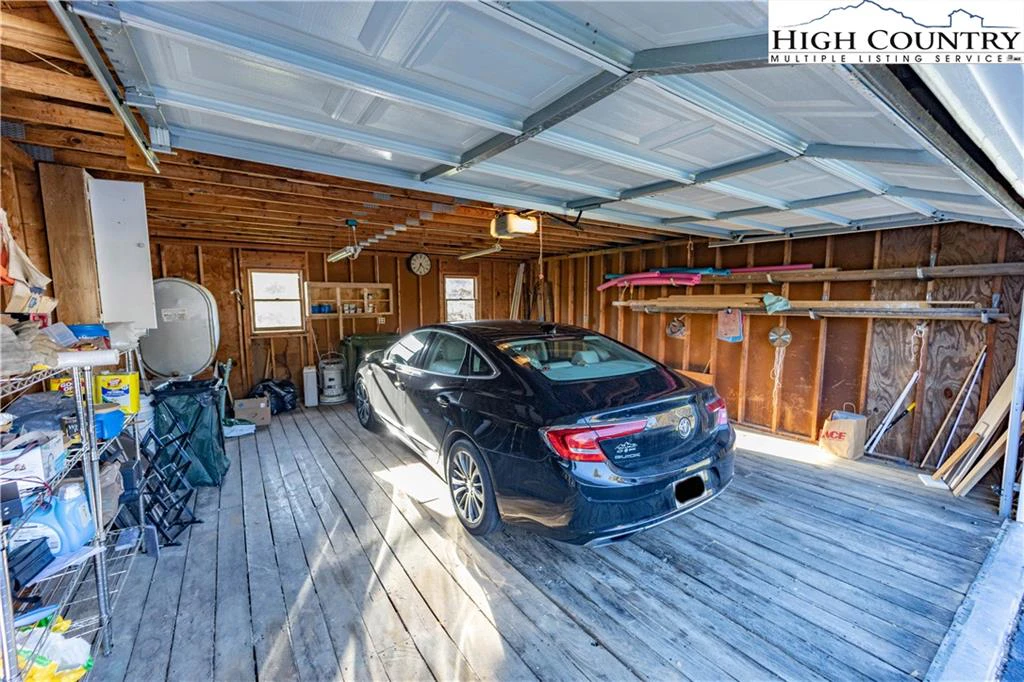Image number 11 for the current listing