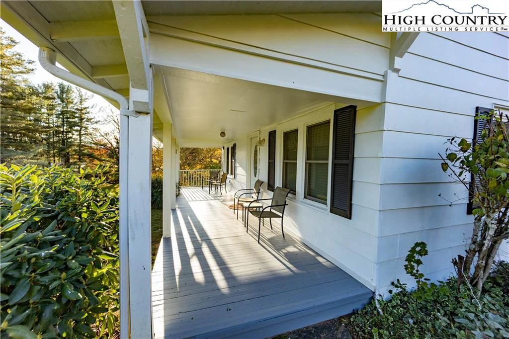 Image number 2 for the current listing
