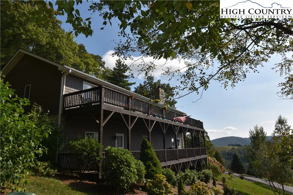 Image number 1 for the current listing