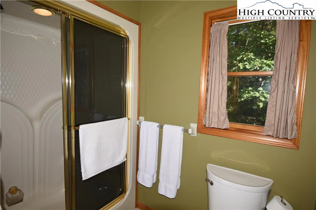 Image number 12 for the current listing