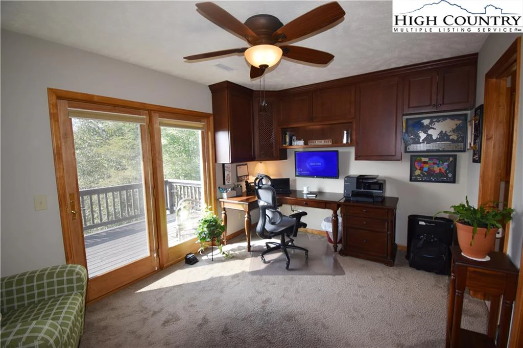 Image number 5 for the current listing