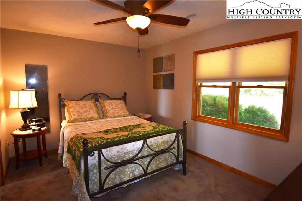 Image number 6 for the current listing