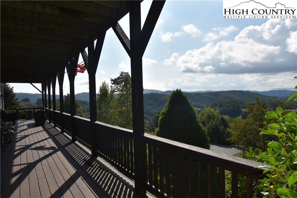 Image number 18 for the current listing