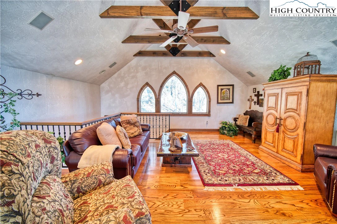 Image number 5 for the current listing