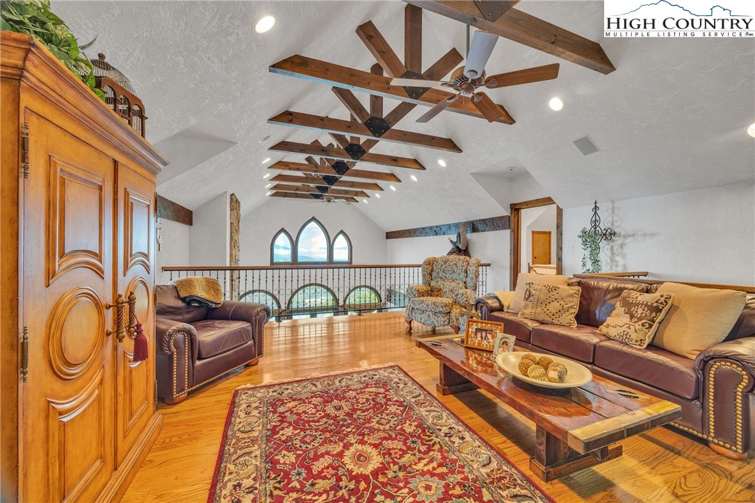 Image number 6 for the current listing