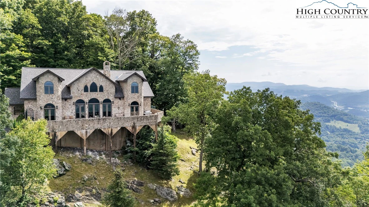 Image number 19 for the current listing