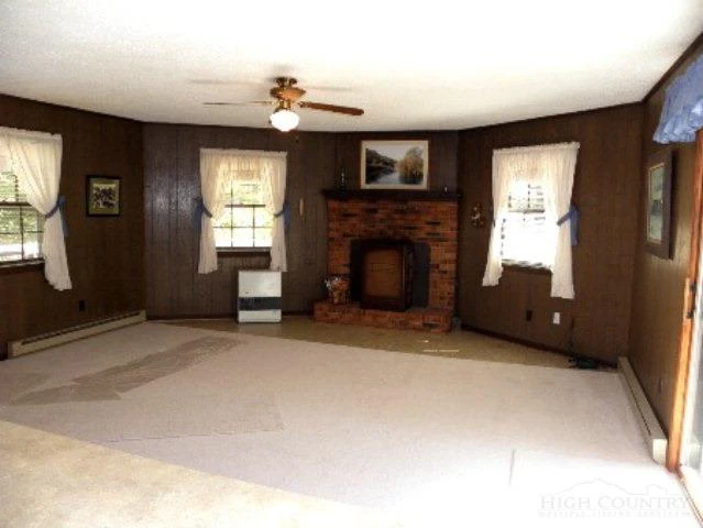 Image number 16 for the current listing