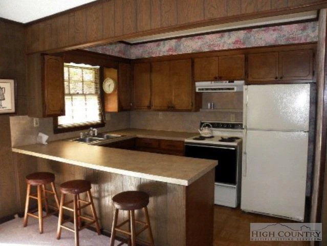 Image number 15 for the current listing