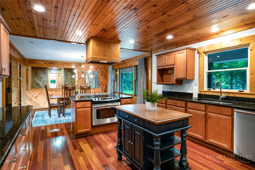 Image number 12 for the current listing
