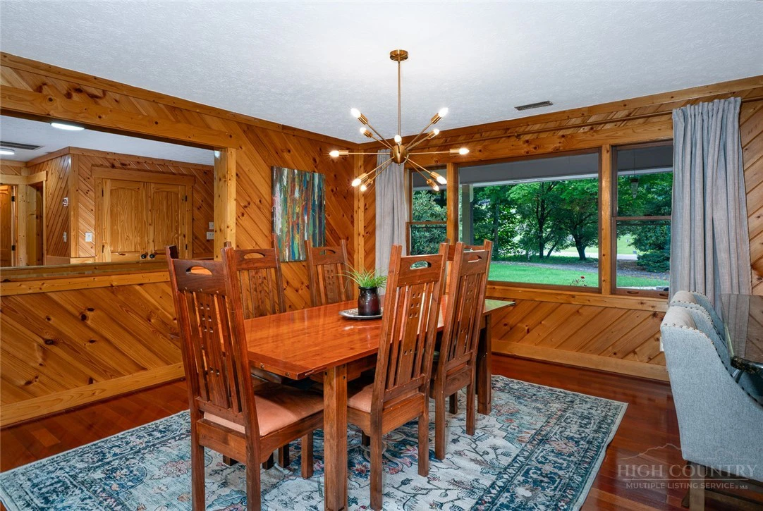 Image number 10 for the current listing