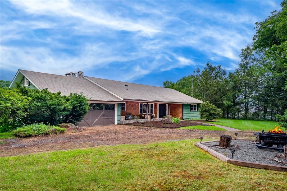 Image number 16 for the current listing