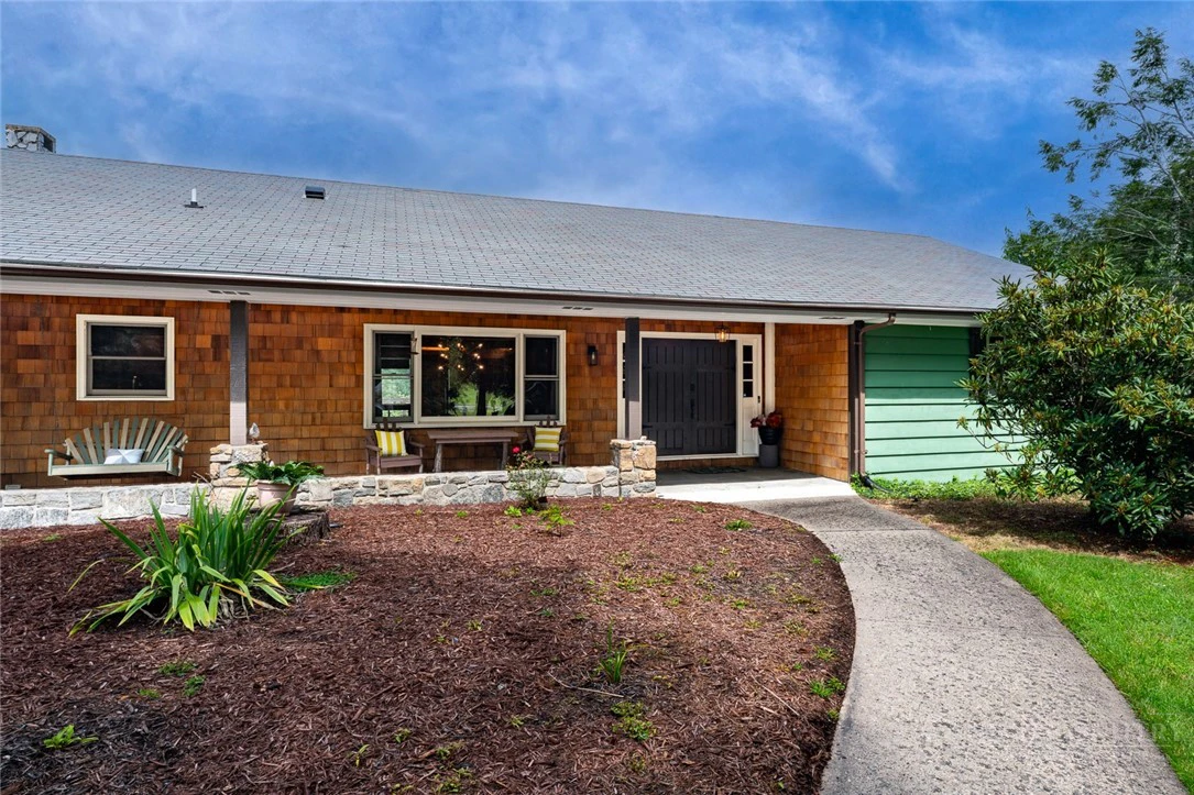 Image number 3 for the current listing