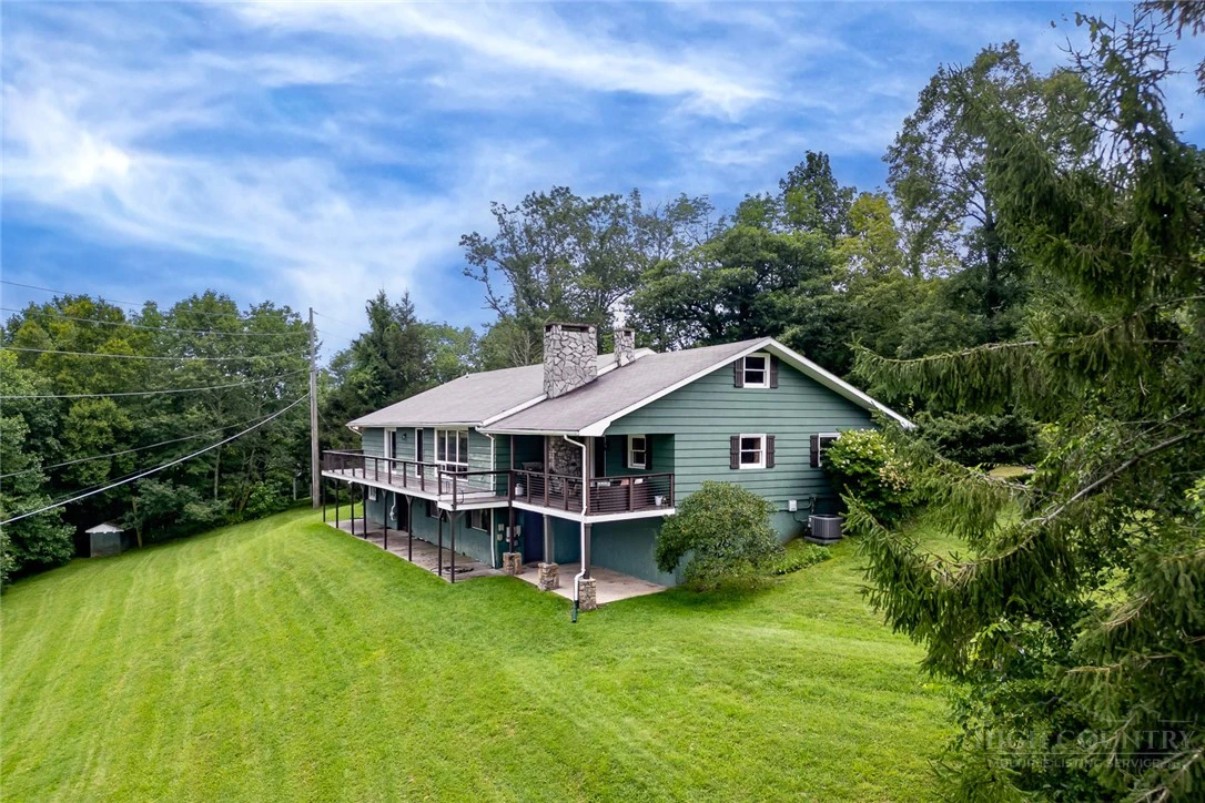 Image number 17 for the current listing