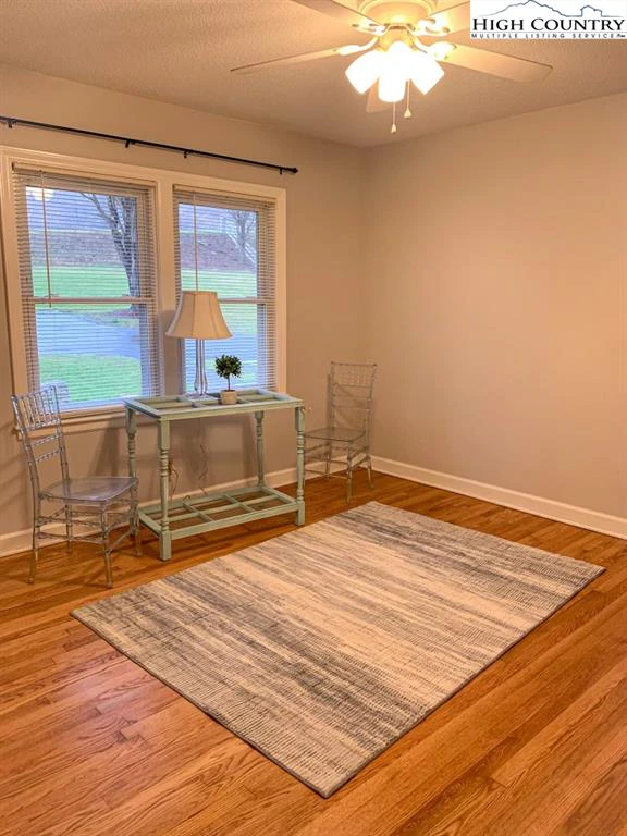 Image number 7 for the current listing