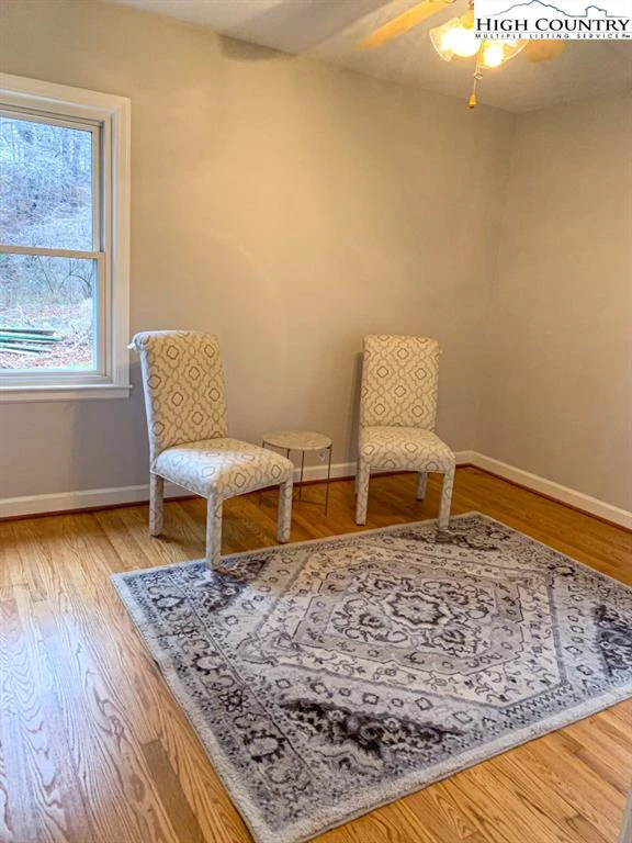 Image number 8 for the current listing