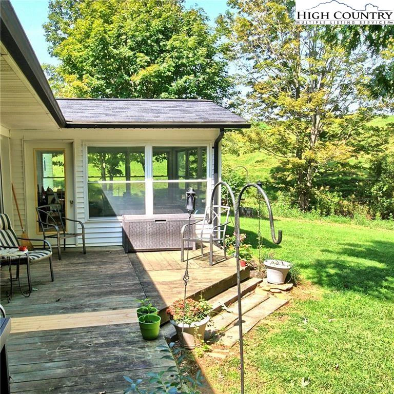 Image number 14 for the current listing