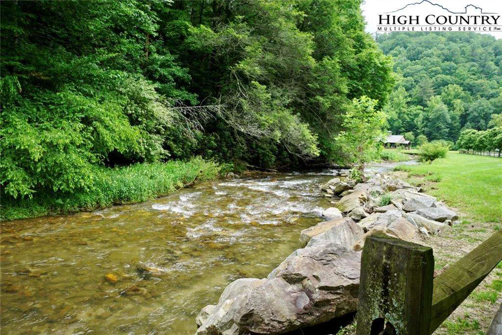 Image number 2 for the current listing