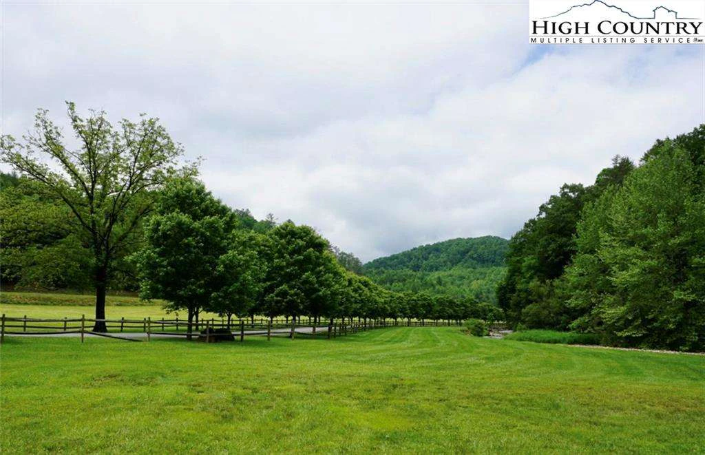 Image number 15 for the current listing