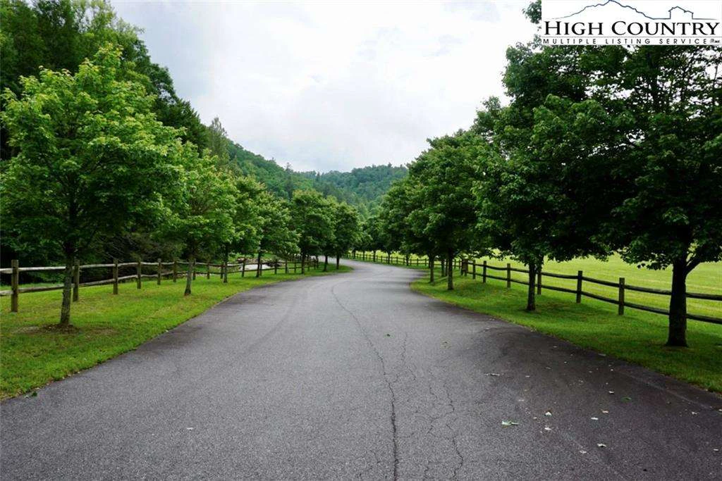 Image number 10 for the current listing