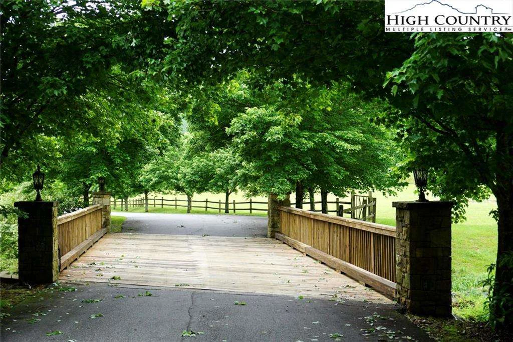 Image number 8 for the current listing
