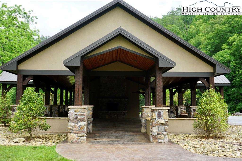 Image number 20 for the current listing