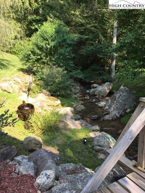 Image number 9 for the current listing