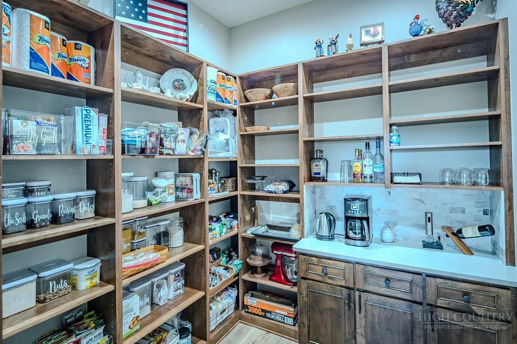 Image number 9 for the current listing