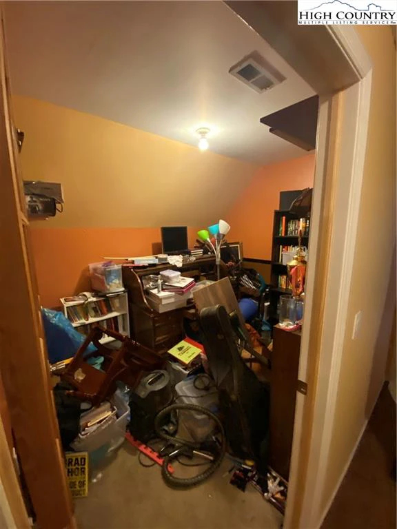 Image number 3 for the current listing