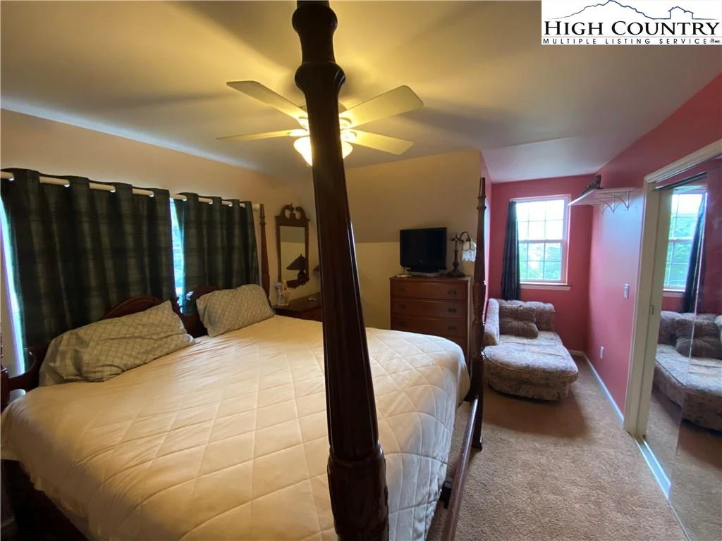 Image number 6 for the current listing