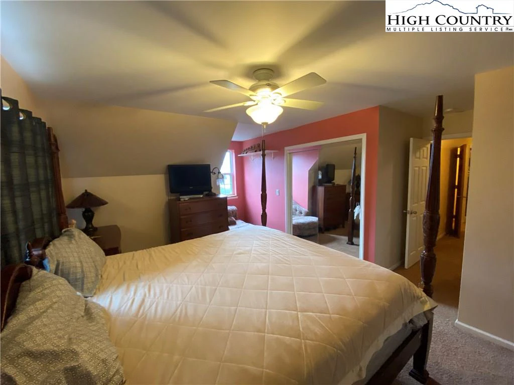 Image number 7 for the current listing
