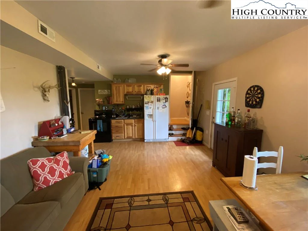 Image number 10 for the current listing