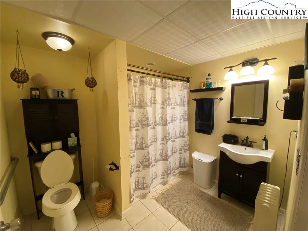 Image number 2 for the current listing